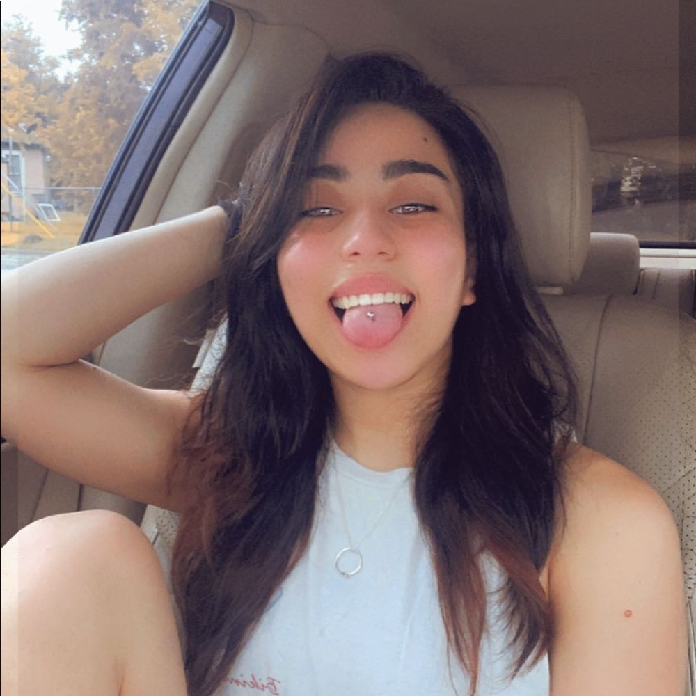 Meet your Posher, Amaris